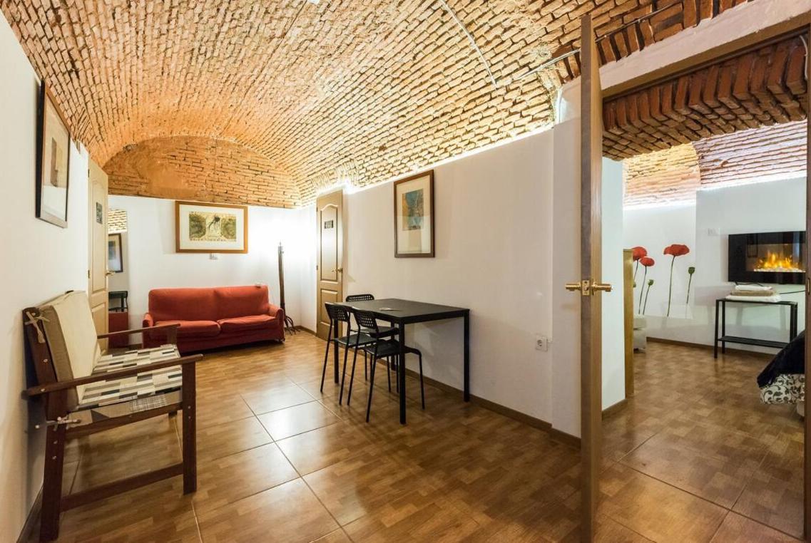 Encomienda Guest House 马德里 外观 照片